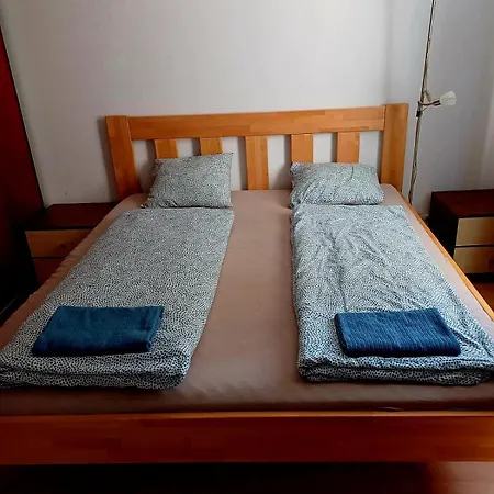 3 Room Apartment Near The Train Station And Center Братислава Екстер'єр фото